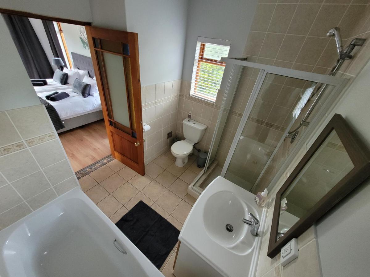 Elegantie Protea 5 Lovell Avenue *